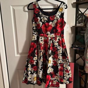 Dolce and Gabbana floral daisy sleeveless dress
